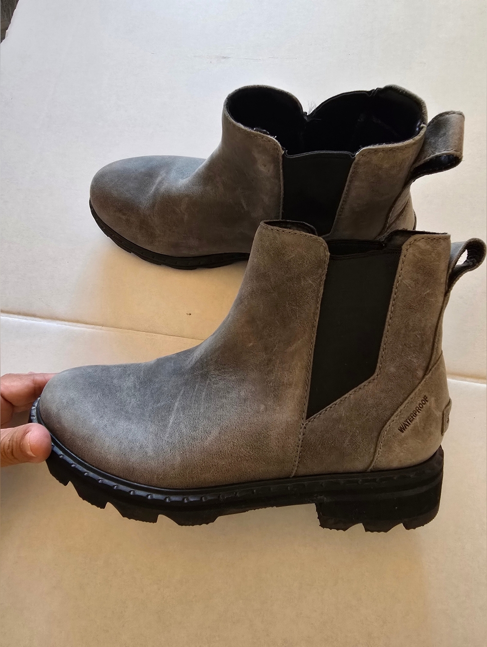 Sorel Lenoxx Chelsea Ankle Boots Watetproof Size 8